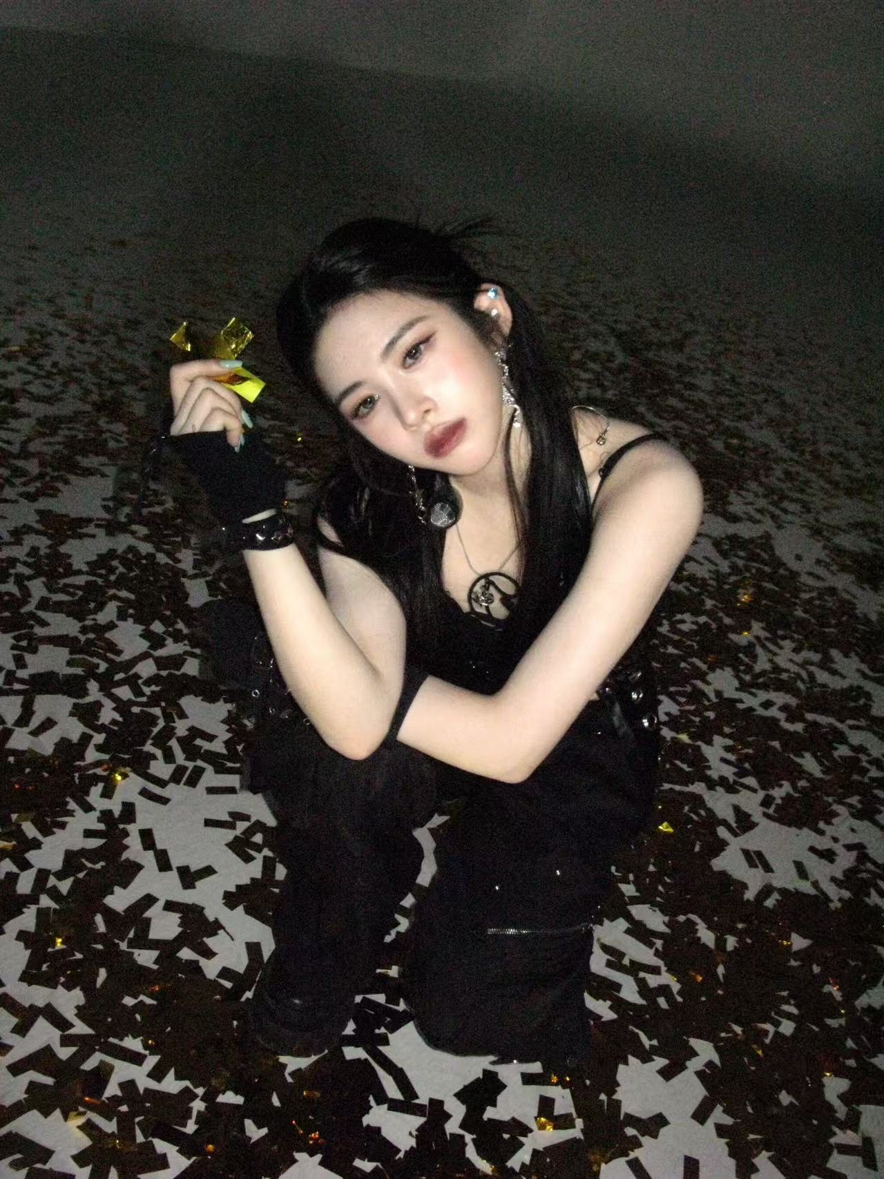 黑色酷感造型